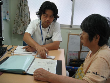 失語症の検査中